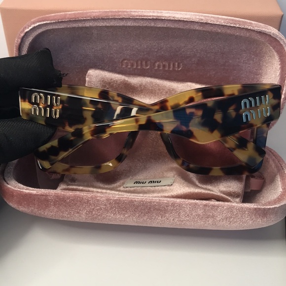 New MIU MIU MU 08WS Oversized Butterfly Light Violet/Light Havana Sunglasses - Picture 16 of 17